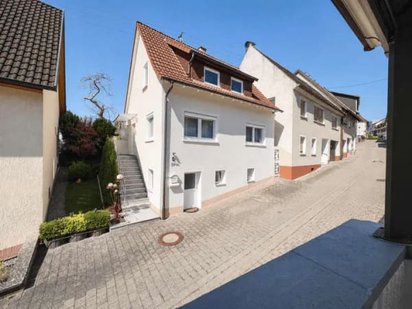 Immobilie in Empfingen - Besonderes Einfamilienhaus mit Gartengrundstück, 2 Garagen, Sauna & Werkstatt - Bild 0