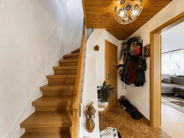 Immobilie in Empfingen - Besonderes Einfamilienhaus mit Gartengrundstück, 2 Garagen, Sauna & Werkstatt - Bild 3