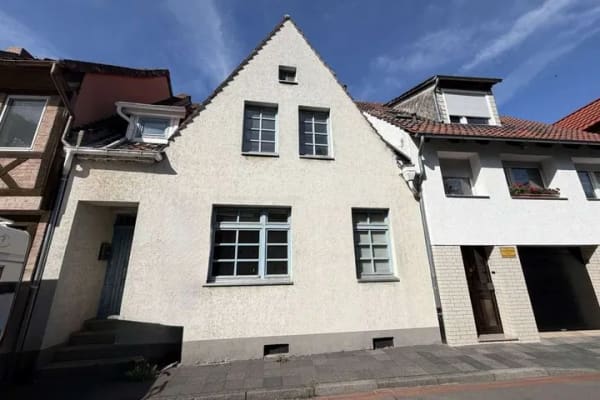 Immobilie in Helmstedt - Altes Haus, neue Möglichkeiten – Reihenmittelhaus mit Charakter - Bild 1