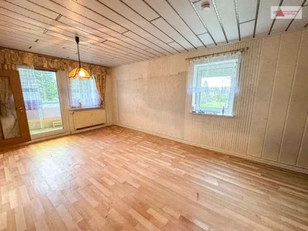Immobilie in Schwarzenberg/Erzgebirge - Eigentumswohnung mit Balkon, Fahrstuhl und hohem Potenzial zu verkaufen! - Bild 0