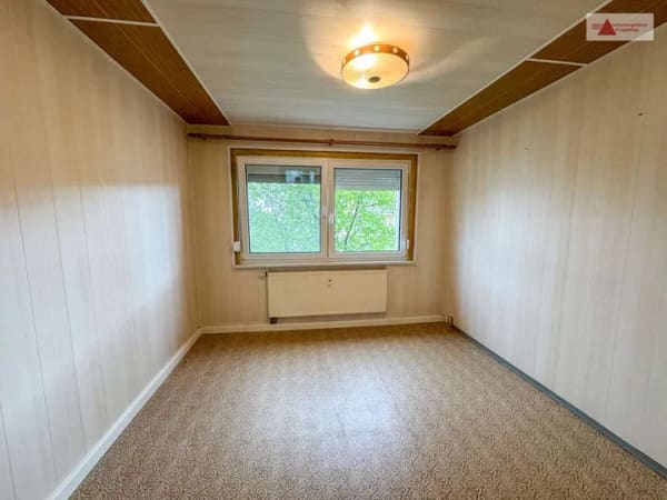Immobilie in Schwarzenberg/Erzgebirge - Eigentumswohnung mit Balkon, Fahrstuhl und hohem Potenzial zu verkaufen! - Bild 1