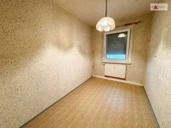 Immobilie in Schwarzenberg/Erzgebirge - Eigentumswohnung mit Balkon, Fahrstuhl und hohem Potenzial zu verkaufen! - Bild 2