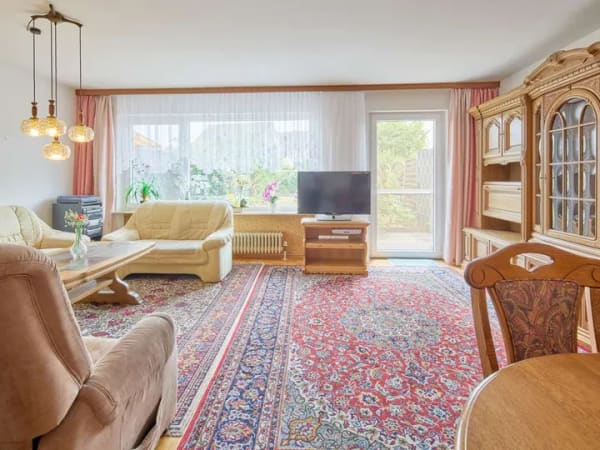 Immobilie in Niederdorfelden - Charmantes Reihenmittelhaus mit Südgarten und Ausbaureserve in begehrter Wohnlage von Niederdorfe... - Bild 2
