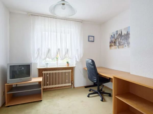 Immobilie in Niederdorfelden - Charmantes Reihenmittelhaus mit Südgarten und Ausbaureserve in begehrter Wohnlage von Niederdorfe... - Bild 4