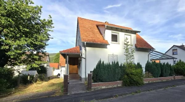 Immobilie in Wanfried - Einfamilienhaus mit großer Terrasse  – Ihre Ruheoase in naturnaher Lage - Bild 1