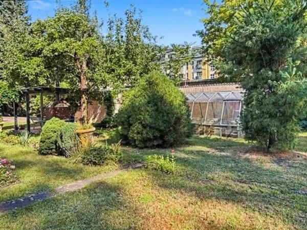 Immobilie in Forst (Lausitz) - Baršć - Mehrfamilienhaus mit großzügigem Grundstück: ruhig gelegene Fabrikantenvilla in Forst - Bild 2