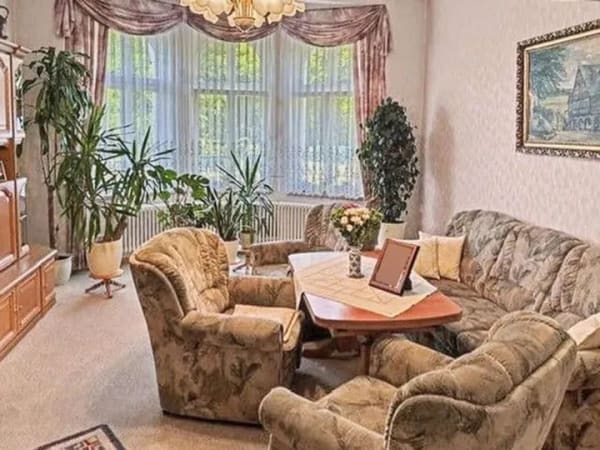 Immobilie in Forst (Lausitz) - Baršć - Mehrfamilienhaus mit großzügigem Grundstück: ruhig gelegene Fabrikantenvilla in Forst - Bild 3