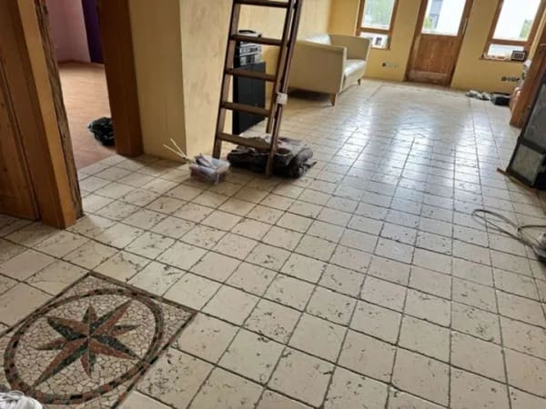 Immobilie in Oberursel - 2 Stadt-Wohnungen mit Balkon in historischem Haus zum Selbstbezug und Kapitalanlage - Bild 2