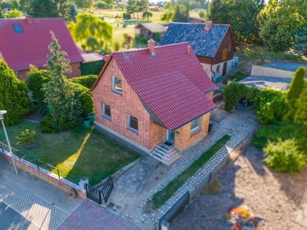 Immobilie in Gielow - Schönes Einfamilienhaus mit großem Grundstück und Nebengelass bei Malchin - Bild 0