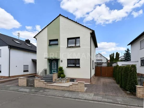 Immobilie in Heßheim - Zuhause in Heßheim: Gepflegtes EFH mit großem Garten in ruhiger Wohnlage - Bild 1