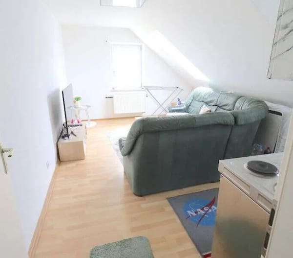 Immobilie in Landshut - 1-Zimmer-Dachgeschosswohnung - Stadtnah im beliebten Nikolaviertel in Landshut - Modernisiert 2025 - Bild 0