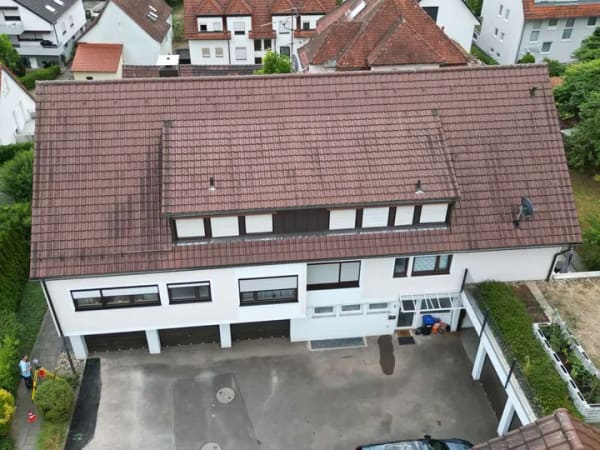 Immobilie in Neuhausen auf den Fildern - Gepflegtes Mehrfamilienhaus in der Ortsmitte von Neuhausen – 5 Wohneinheiten, Lager und 4 Garagen - Bild 3