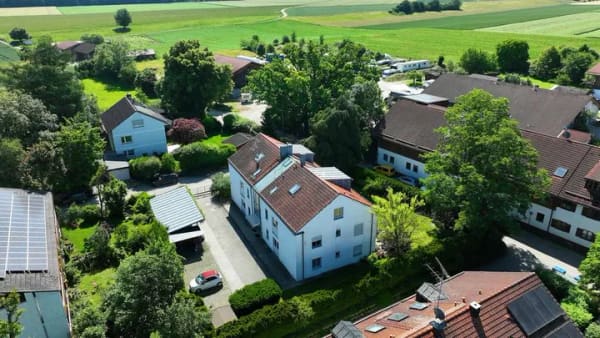 Immobilie in Gauting - MEHRFAMILIENHAUS MIT VIELSEITIGEM ENTWICKLUNGSPOTENZIAL IN
GAUTING-BUCHENDORF - Bild 0