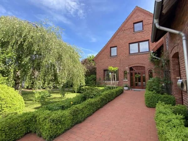 Immobilie in Niedernwöhren - ***Haus mit Geschichte und vielen Möglichkeiten - charmantes Wohnensemble mit drei Wohneinheiten und - Bild 0