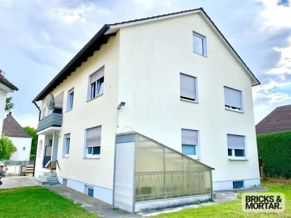 Immobilie in Schrobenhausen - Modern sanierte 3-Zimmer-Dachgeschosswohnung mit Kochinsel in zentraler Lage - Bild 1