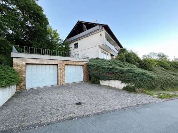 Immobilie in Warburg - Dreifamilienhaus mit Weitblick in Warburg-Germete – Kapitalanlage und Eigennutzung ideal kombiniert - Bild 0
