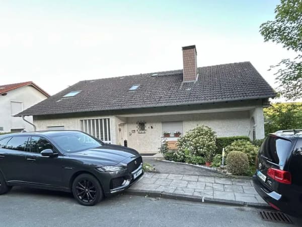 Immobilie in Warburg - Dreifamilienhaus mit Weitblick in Warburg-Germete – Kapitalanlage und Eigennutzung ideal kombiniert - Bild 2