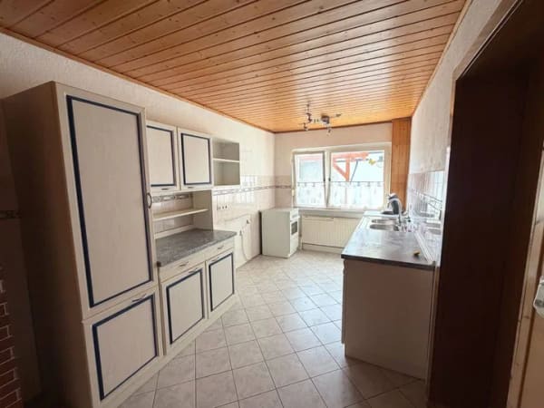 Immobilie in Unstrut-Hainich - Ein Zuhause mit vielen Möglichkeiten - Einfamilienhaus mit Garten, Garage und Ausbaupotenzial - Bild 4