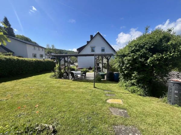 Immobilie in Trendelburg - Mehrfamilienhaus mit 3 Wohneinheiten - flexibel nutzbar als Kapitalanlage, Ferienimmobilie, Mehrgenerationenhaus - Bild 2