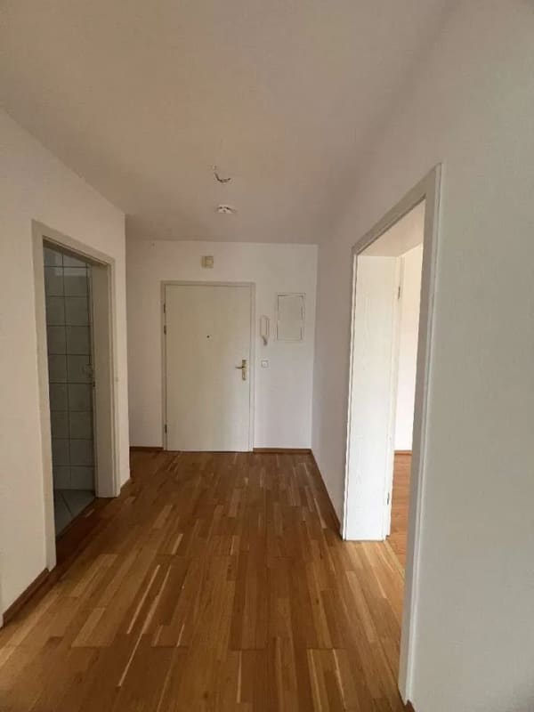 Immobilie in Belgershain - Attraktive 2-Raum-Dachgeschosswohnung mit zwei Balkonen, Stellplatz und besonderem Wohnambiente - Bild 3