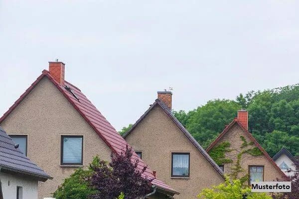 Immobilie in Holle - Wohnhaus mit 2 Garagen - provisionsfrei - Bild 0