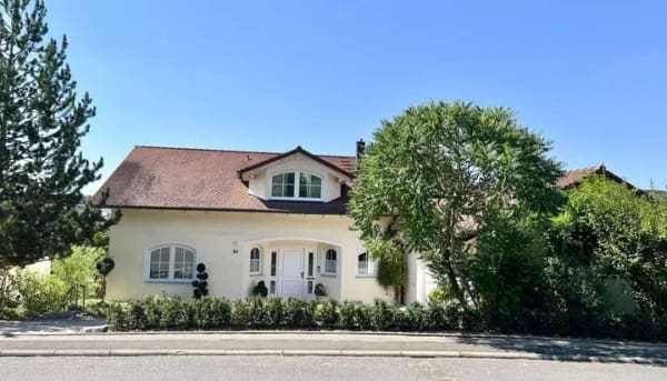 Immobilie in Weikersheim - Exklusives Wohnhaus mit großzügigem Platzangebot, traumhafter Aussicht und vielseitigen Nutzungsmögl - Bild 1