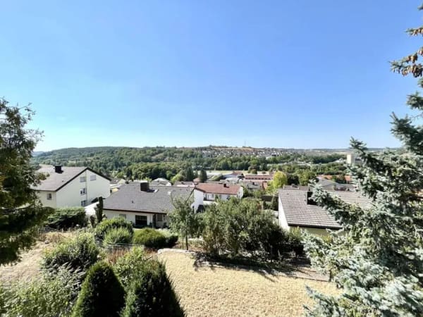 Immobilie in Weikersheim - Exklusives Wohnhaus mit großzügigem Platzangebot, traumhafter Aussicht und vielseitigen Nutzungsmögl - Bild 2