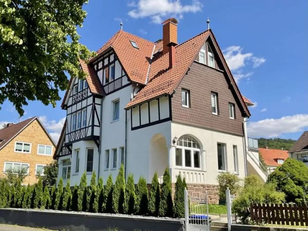 Immobilie in Northeim - Repräsentatives Zweifamilienhaus mit wunderschönem Garten im Herzen von Northeim - Bild 1