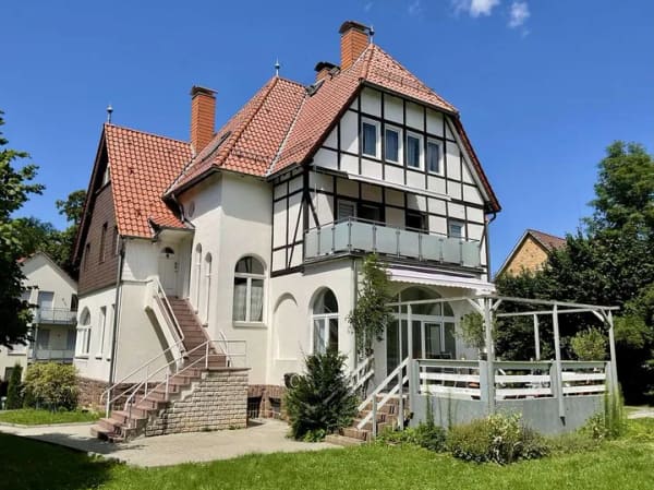 Immobilie in Northeim - Repräsentatives Zweifamilienhaus mit wunderschönem Garten im Herzen von Northeim - Bild 2