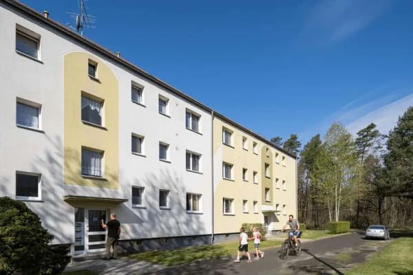 Immobilie in Rauen - Vermietete 3-Zimmer-Wohnung mit Garten im malerischen Rauen - Bild 0