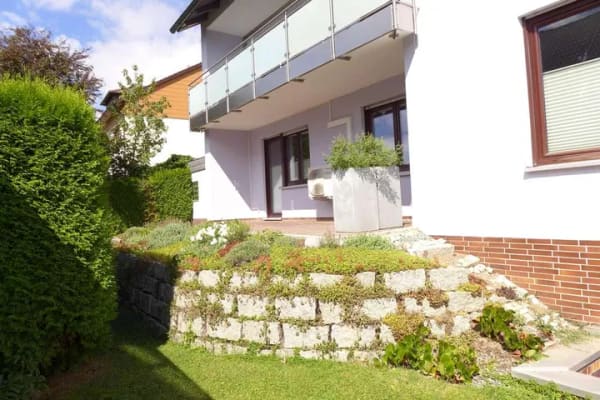 Immobilie in Eckersdorf - Top modernisiertes Zweifamilienhaus in Eckersdorf – zwei Wohnungen, viele Möglichkeiten - Bild 2