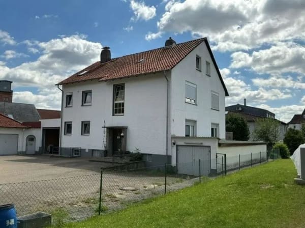 Immobilie in Einbeck - Mehrfamilienhaus mit Garagenpark - Bild 1