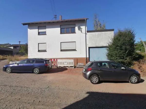 Immobilie in Sankt Wendel - Viel Platz für neue Ideen: Mehrgenerationenhaus mit Garten und großer Garage - Bild 0