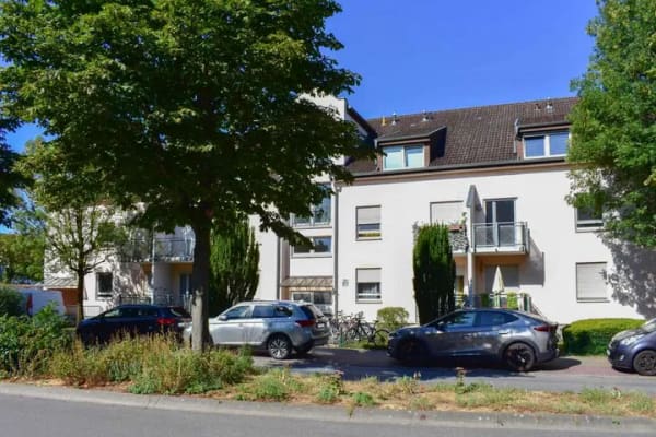 Immobilie in Schwetzingen - Perfekt für Singles oder Pendler, 30 m² DG-Apartment, Platz für Traumküche, TG-Stellplatz, Speicher - Bild 0