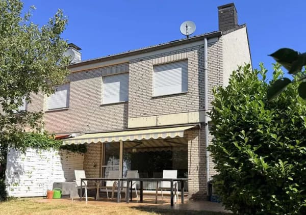 Immobilie in Schermbeck - Schöne Doppelhaushälfte mit Garten und Garagengebäude in Schermbeck-Gahlen - Bild 0