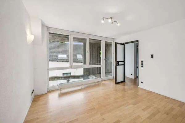 Immobilie in Aidlingen - BEZUGSFREI: Top gepflegtes 5,5-Zimmer-Townhouse mit Dachterrasse & Garage - Bild 4