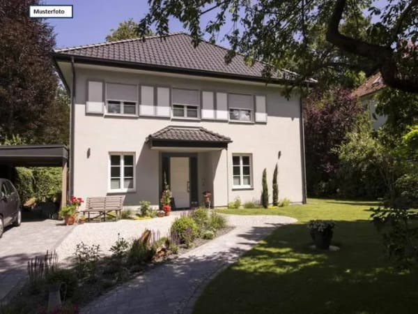 Immobilie in Ballenstedt - Zweifamilienhaus in 06493 Ballenstedt, Bebelstr. - Bild 0