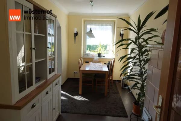 Immobilie in Bad Tabarz - Gepflegte Eigentumswohnung mit Doppelgarage und ca. 600 m² Freizeitgrundstück - Bild 3