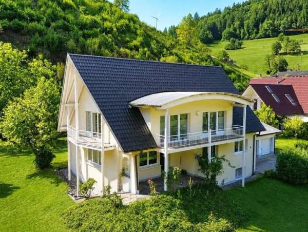 Immobilie in Oberwolfach - Exklusives Zweifamilienhaus mit riesigem Grundstück in toller Wohnlage - Bild 0