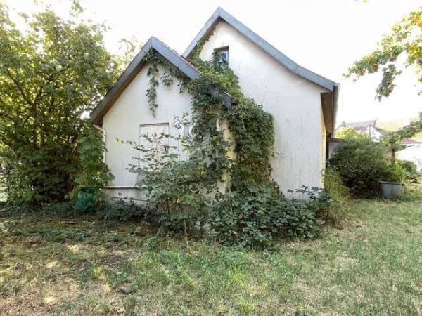 Immobilie in Trossingen - Bungalow mit großem Garten und vier Garagen - Bild 2