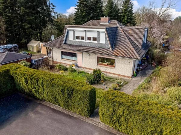 Immobilie in Barmstedt - Geräumiges Einfamilienhaus mit Vollkeller und großem Grundstück in Sackgassenlage von  Barmstedt - Bild 0