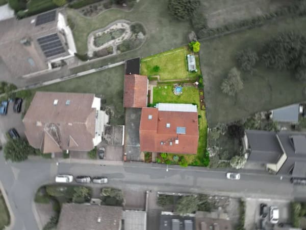 Immobilie in Alzenau - Schönes 3-Fam.-Haus mit Garagen & Garten in zentraler Lage von Hörstein - Bild 3