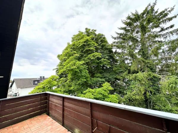 Immobilie in Ober-Olm - Großzügige Dachgeschosswohnung mit Westbalkon und Weitblick in Ober-Olm - Bild 3