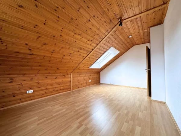 Immobilie in Ober-Olm - Großzügige Dachgeschosswohnung mit Westbalkon und Weitblick in Ober-Olm - Bild 4