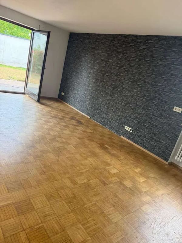 Immobilie in Boos - Doppelhaus mit 2 Wohneinheiten, 4 Stellplätzen und großem Grundstück - Bild 2