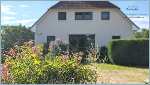 Immobilie in Stralendorf - Sanierte 2-Zimmer-Erdgeschosswohnung mit Ausbauoption, 2 Terrassen & Landhauscharme nahe Schwerin - Bild 2