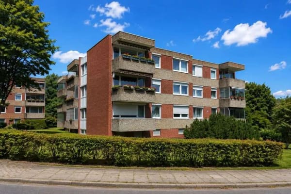 Immobilie in Hamburg - Gepflegte 3-Zimmer-Wohnung mit Sonnenbalkon in Süd-/Westlage und großzügigem Kellerraum in bester - Bild 2