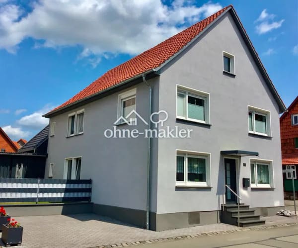 Immobilie in Breuna - Freist. Einfamilienhaus mit Garten, Doppelgarage und Carport - Bild 0