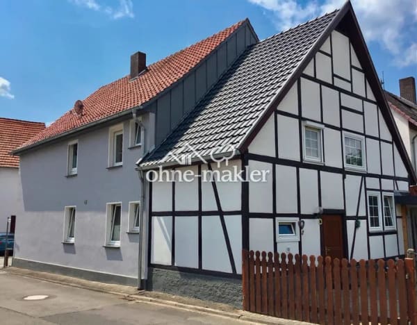 Immobilie in Breuna - Freist. Einfamilienhaus mit Garten, Doppelgarage und Carport - Bild 3