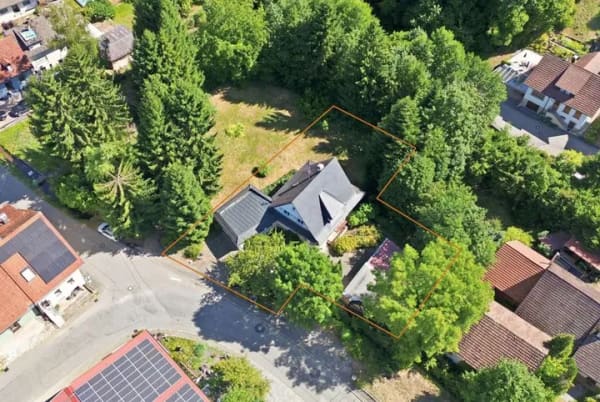 Immobilie in Hasel - Großzügiges Einfamilienhaus in ruhiger Lage mit Garten, Sauna und viel Potenzial in Hasel - Bild 0